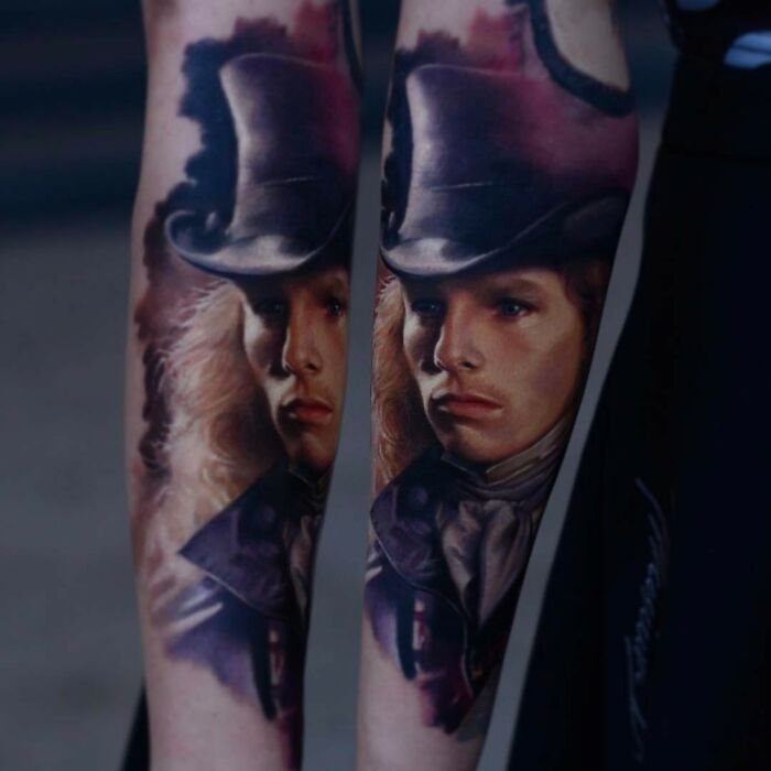 Artist Gets Tattoos That Look Like They've Been Imprinted On The Skin