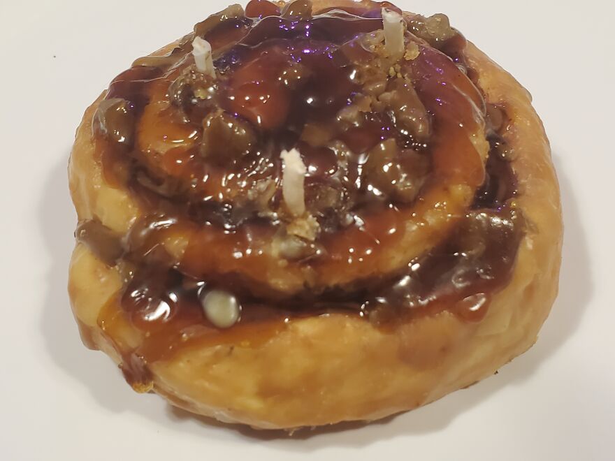 Philadelphia Style Cinnamon Roll Candle