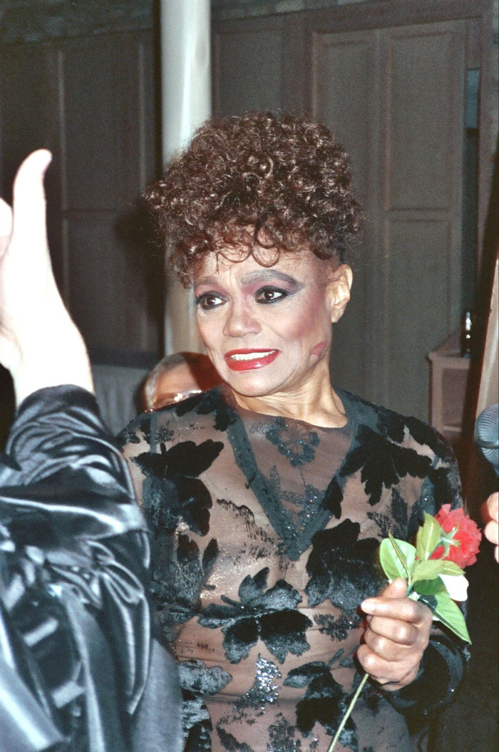 Someone Online Asked, “Who Is The Most Famous Person In Your Family?”, And 30 Delivered