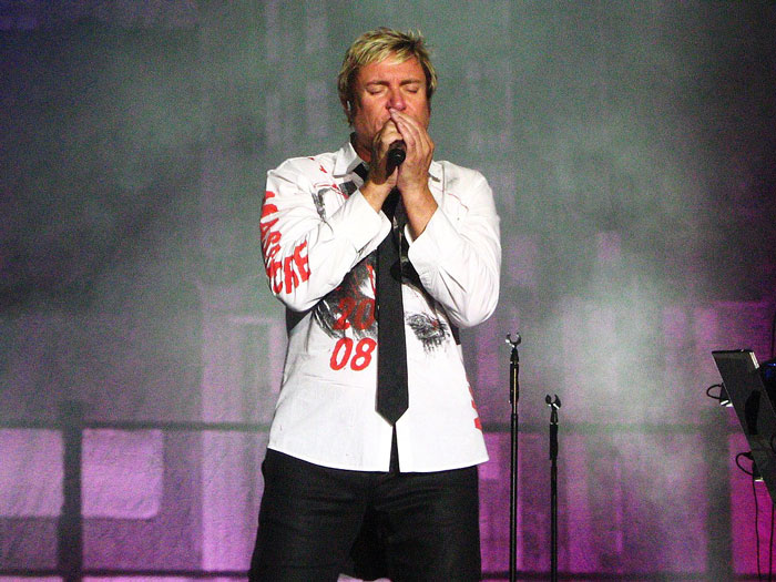 Someone Online Asked, “Who Is The Most Famous Person In Your Family?”, And 30 Delivered