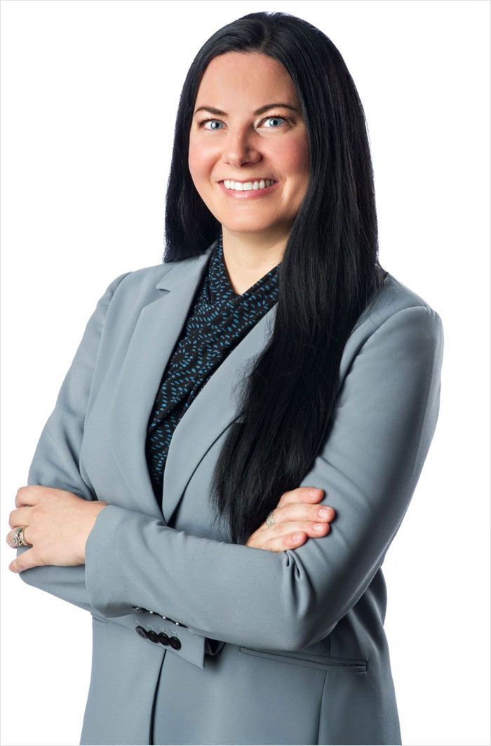 People Are Applauding This Company That Encouraged Their Employee To Show Off Her Tattoos In A Headshot Pic People Are Applauding This Company That Encouraged Their Employee To Show Off Her Tattoos In A Headshot Pic