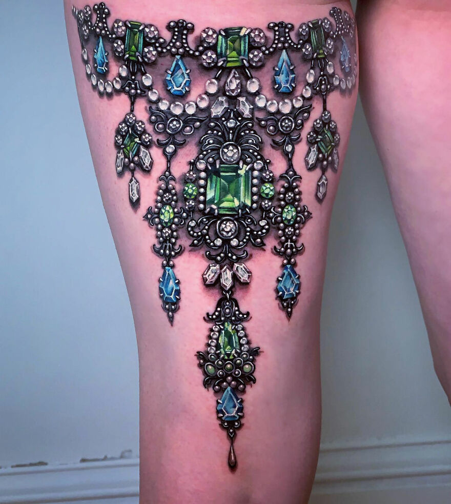 American Tattoo Artist Creates Amazing Tattoos That Imitate Jewelry On The Body