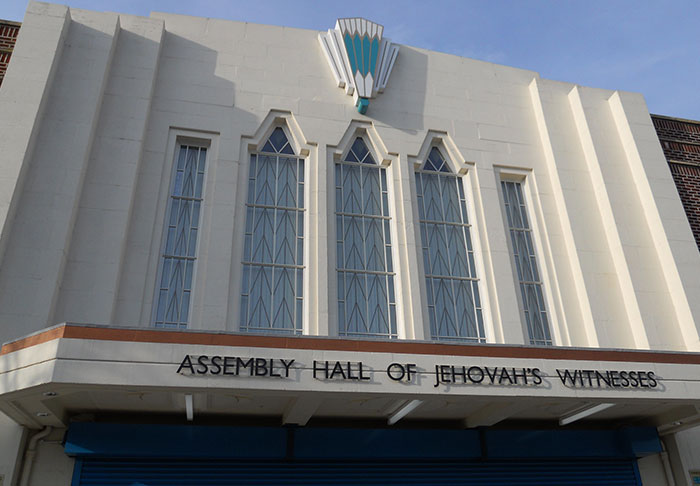 Someone Asks Atheists From Religious Families What Made Them Non-Believers, 30 Give Honest Answers