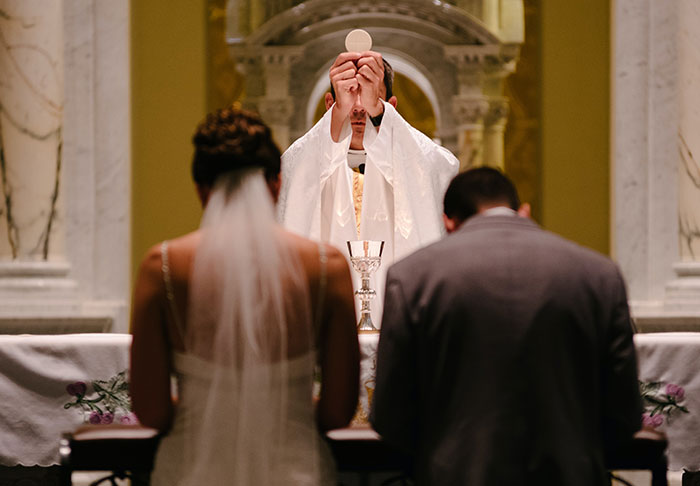 Someone Asks Atheists From Religious Families What Made Them Non-Believers, 30 Give Honest Answers