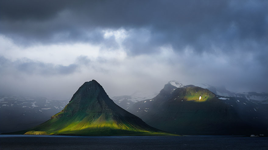 Kirkjufell Mountain, Grundarfjörður, Iceland