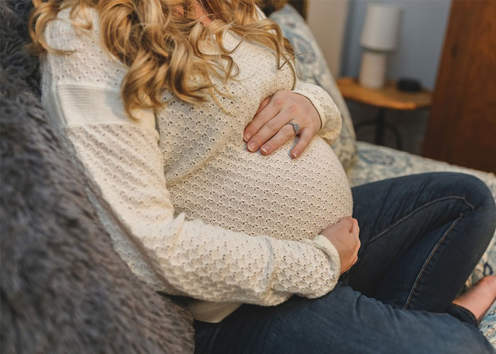 Pregnant Employee Is Sick And Tired Of Boss Not Paying Her, Forwards Her Nasty E-mail She Sent Her And Everyone Quits