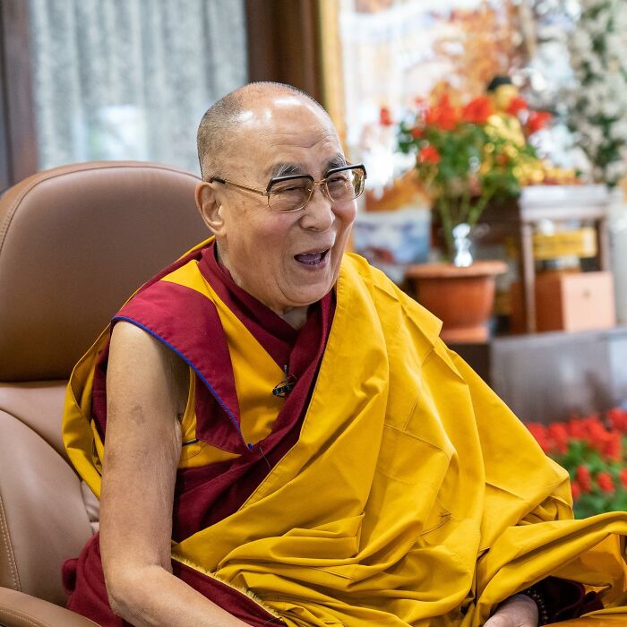 30 People Who Hardly Have Any Haters, As Shared By Folks In This Online Community