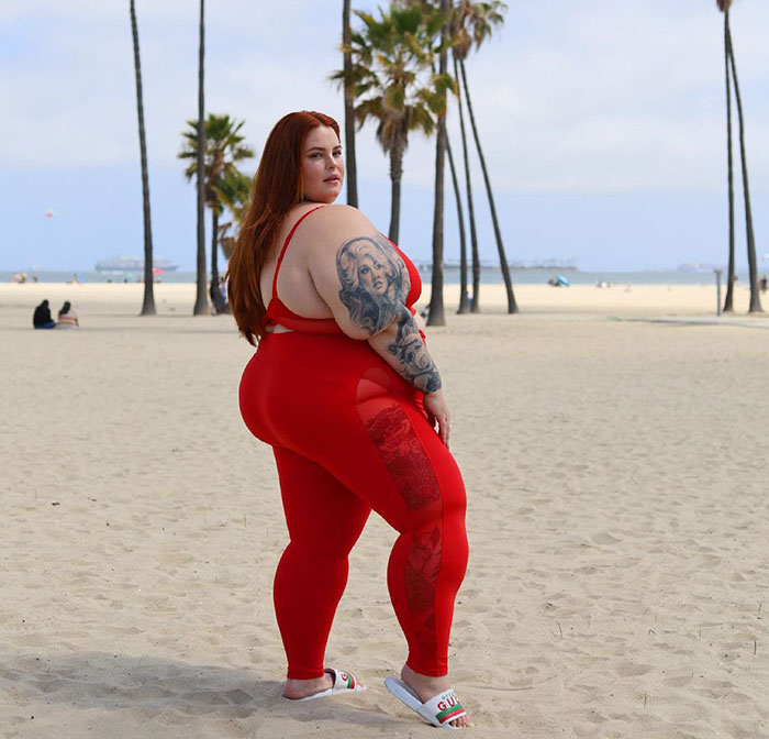 Stranger In Doctor's Waiting Room Can't Keep Her Opinion To Herself, Fat-Shames A Famous Model, Gets Shut Down