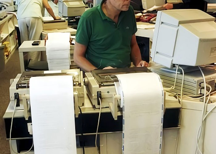 Employees Come Up With A Plan On How To Insult Their Manager Hundreds Of Times A Day Without Him Noticing