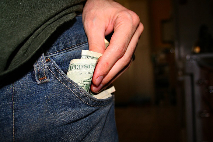 &ldquo;Top-Heavy Capitalism Will Collapse Under Its Own Weight&rdquo;: Woman Online Devotedly Explains The Dark Side Of The Free Market Theory