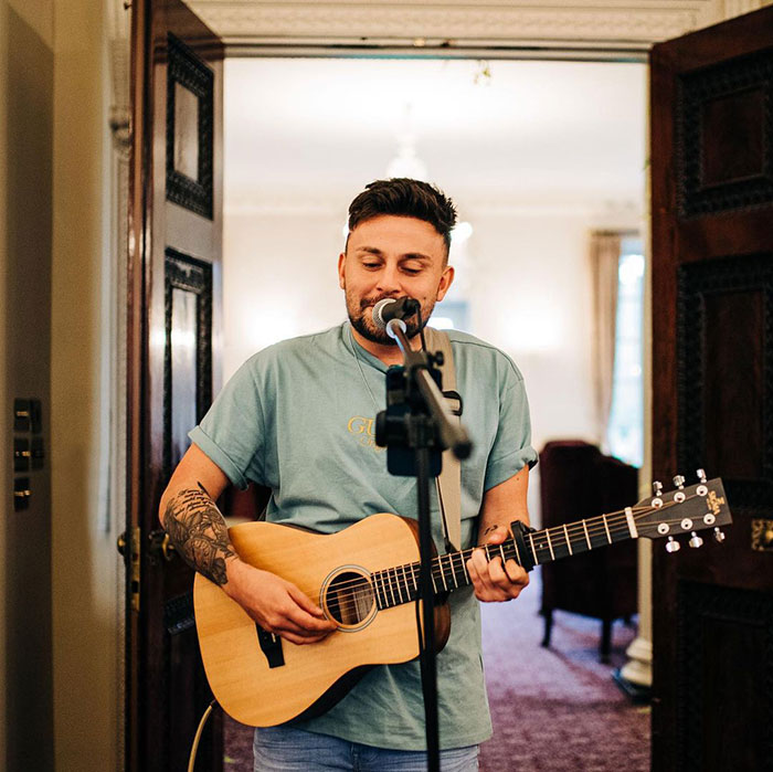 "We're Not Really Paying The Suppliers": Musician Exposes This Influencer Couple Who Asked Him To Play At Their Wedding Without Pay