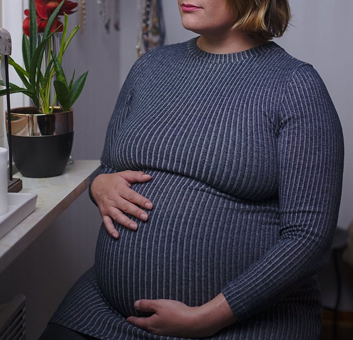 "She&rsquo;s Extra Hormonal": Husband Invites His Family To Stay Over For A Week Right After His Wife Gives Birth, Leaves Her Shocked