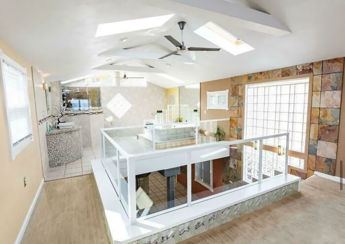 Bathroom Open To House And Visible From The Entryway