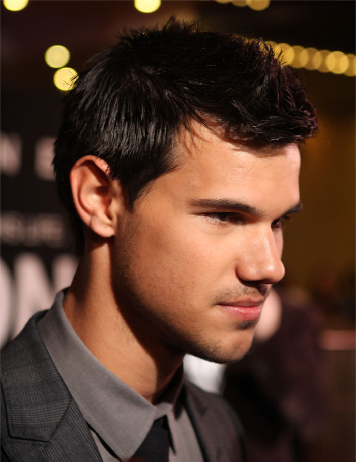 Someone In This Online Group Asked “Which Currently Popular Actor Is Not A Product Of Being Well-Connected And/Or Rich?” And 30 Folks Delivered