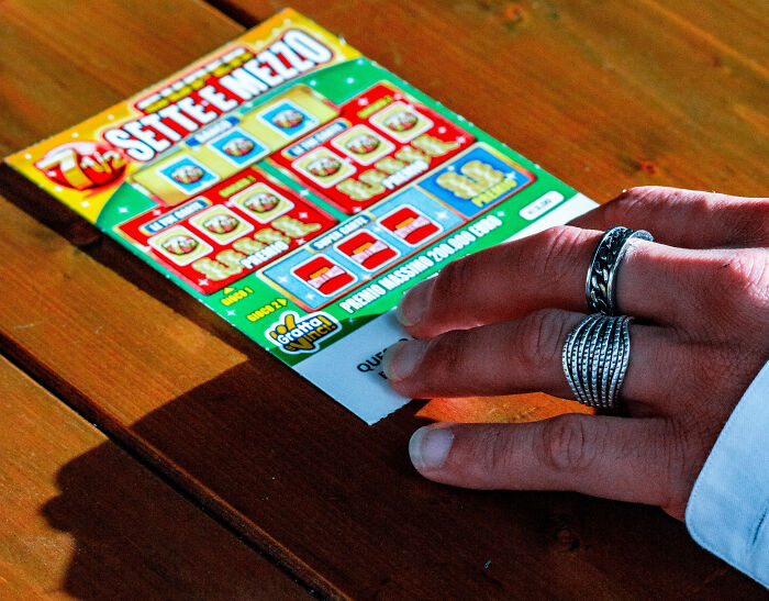 Guy Who Won $5.6M Dollars Refused To Give Any To His Family