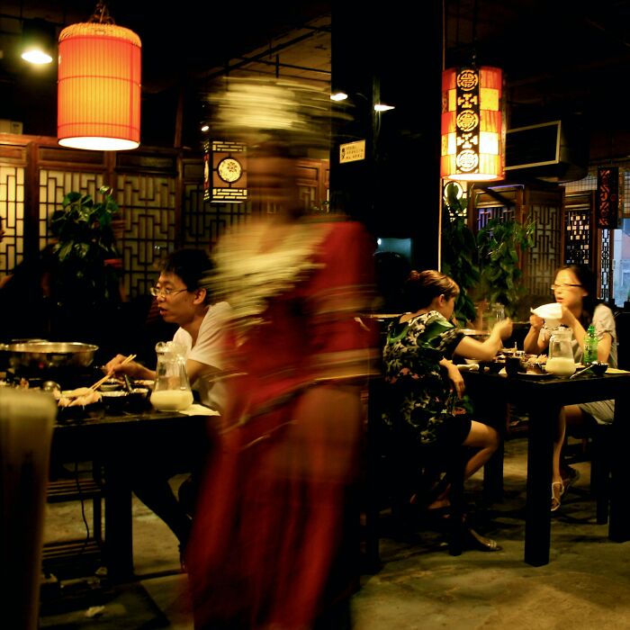 12 Citas terribles, contadas por los camareros que las presenciaron