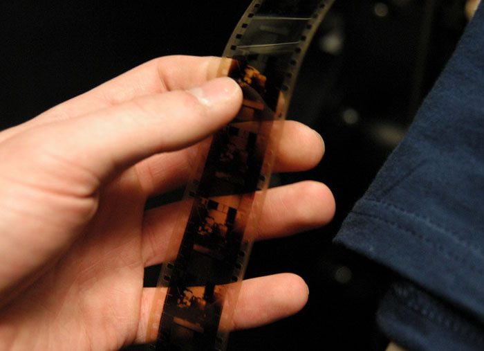 Someone Asks Older People "What Is Something Today's Youth Would Never Understand" And 35 People Deliver