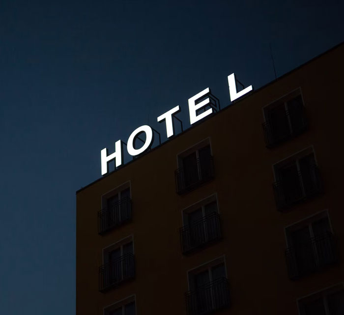 "Personas que pillaron a sus parejas engañándoles, ¿cómo ocurrió? ¿Y cuál fue su reacción?"