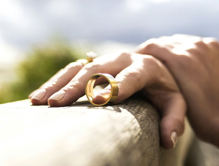 "Personas que pillaron a sus parejas engañándoles, ¿cómo ocurrió? ¿Y cuál fue su reacción?"