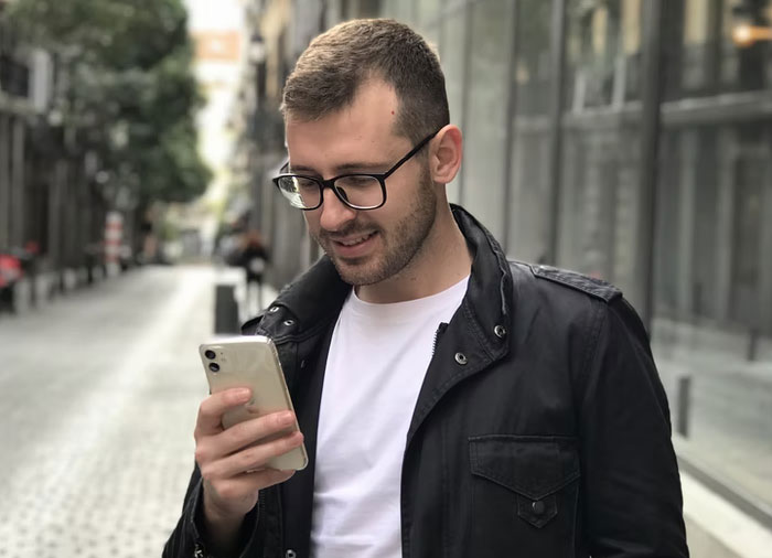 "Personas que pillaron a sus parejas engañándoles, ¿cómo ocurrió? ¿Y cuál fue su reacción?"