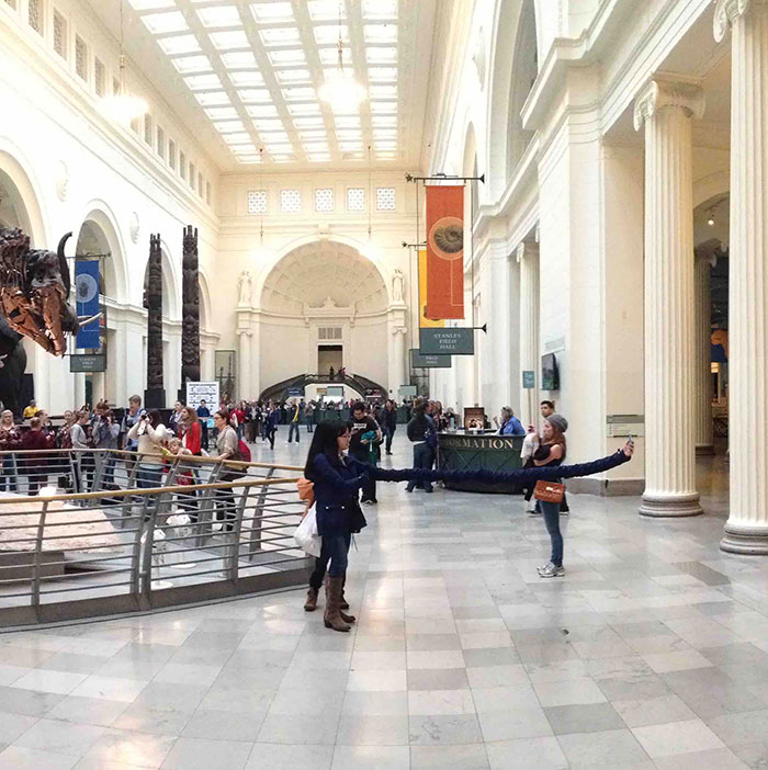 Took A Panoramic Photo At A Museum And Ended Up Making It Look Like This Girl Has The Ultimate Selfie Hand