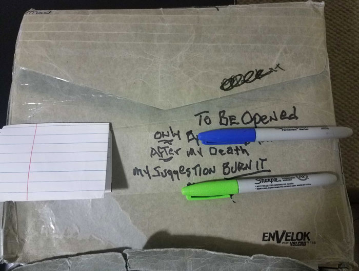 30 Times People Learned Disturbing Secrets About Someone After They Passed Away