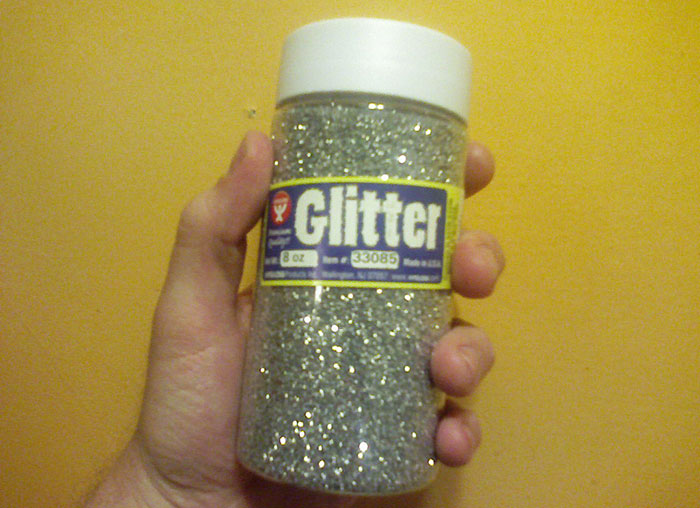 Mother-In-Law Always Snoops Around The House, So The Wife Decided To Plant A Glitter Bomb Mother-In-Law Always Snoops Around The House, So The Wife Decided To Plant A Glitter Bomb
