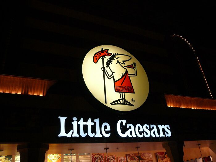 20 Empleados comparten los ridículos códigos de vestimenta en el trabajo que tuvieron que cumplir