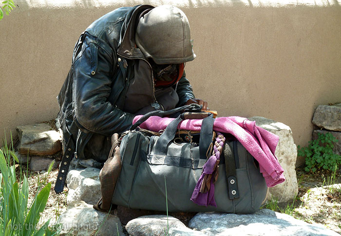 Homeless Man Comes To Hotel Front Desk At Night To Ask About Transit Schedules, Ends Up Showered With Hotel Supplies Stolen By Receptionist