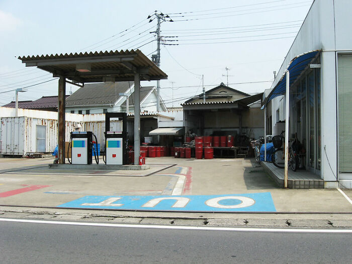 &ldquo;Do Not Tell Anyone About Last Night&rdquo;: Manager Won&rsquo;t Pick Up Her Phone So Gas Station Employee Leaves The Store Unlocked Because Nobody Showed Up To Relieve Them