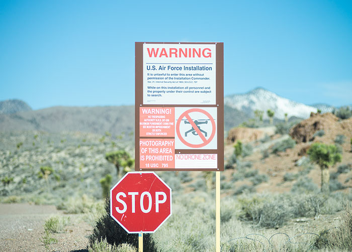 20 Teorías conspiracionistas que a la gente le resultan "demasiado lógicas como para ignorarlas"