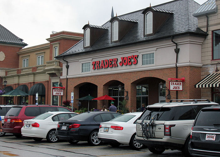 People Share 40 Conspiracy Theories They Claim Are "Too Logical To Ignore"