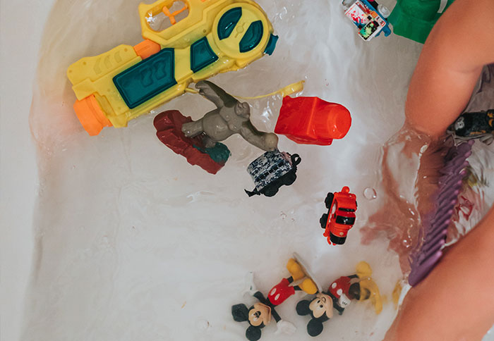 Woman Is Shocked To Find Out Her Friends Shower Every Day, Asks If She's Being Gross