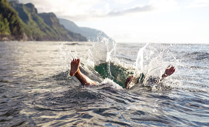 30 Common Survival Myths That Are Actually Dangerous