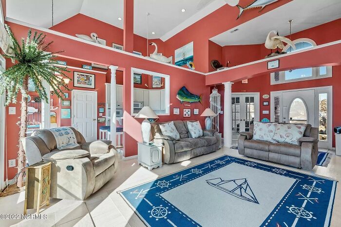 Tengo que darles crédito por utilizar todos esos espacios incómodos