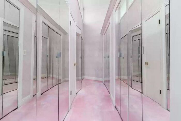 Nop. Sin embargo, me impresiona que alguien haya tomado esta foto sin salir en ella