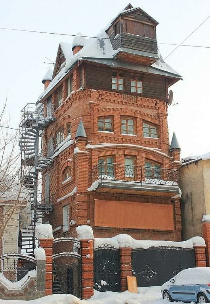 Parece que alguien no pudo dejar de añadir pisos