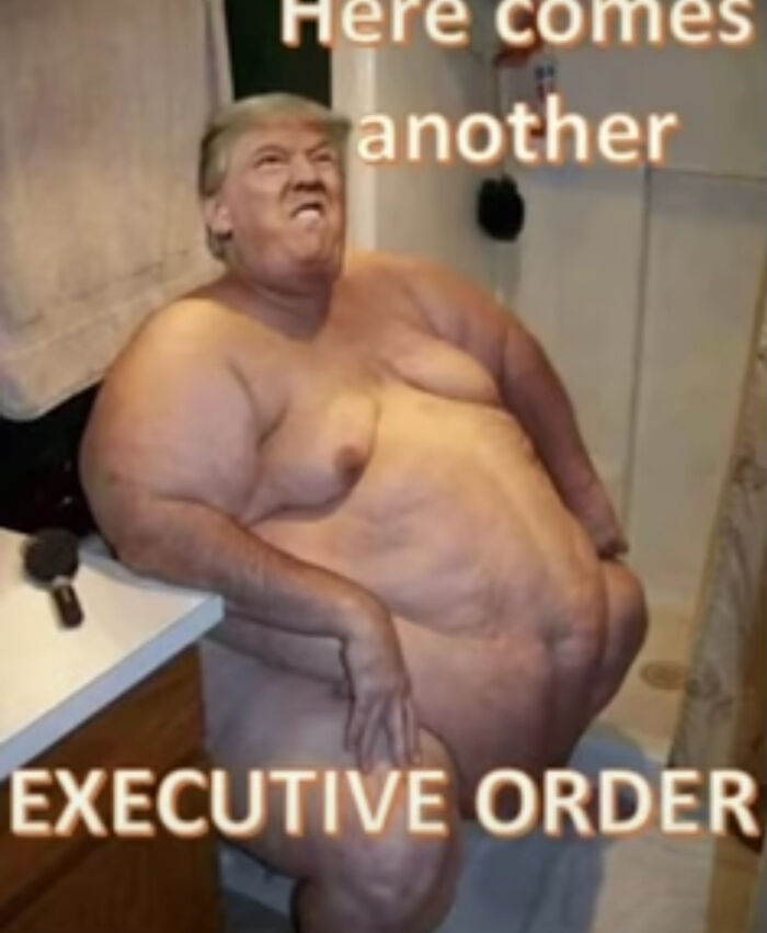 Randomly Airdropped This, The Best Thing In My Camera Roll Rn