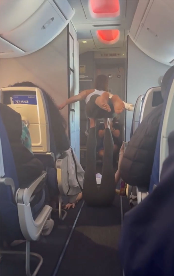 This Instagram Gathers Bizarre Images That Prove Passengers From Hell Exist (35 New Pics)