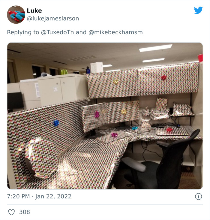 30 Times Staff Transformed Their Lifeless Office Cubicles Into Something Wonderful