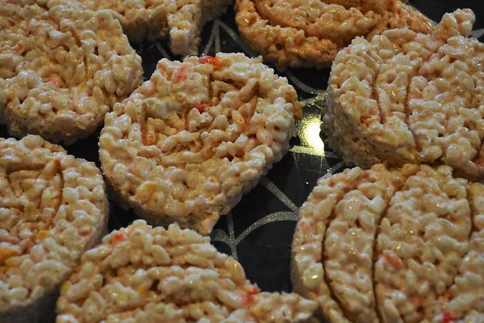 People Didn't Realize How Helpful These 30 Cooking Tips And Tricks Were Until They Started Using Them