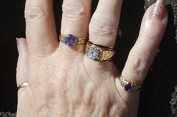 35 Spoiled Folks Online Share Their Moments Of Realizing How Different The Real World Really Is