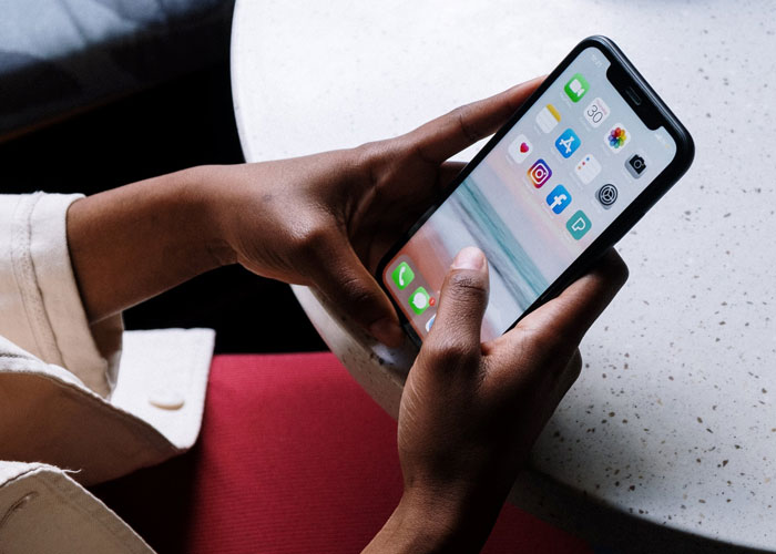 30 People Reveal What Parents Are Too Extreme In This Viral Thread About 'Helicopter Parenting'