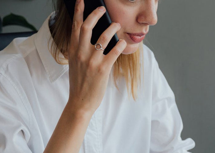 911 Operators Share The Dumbest Non-Emergency Calls They've Ever Received