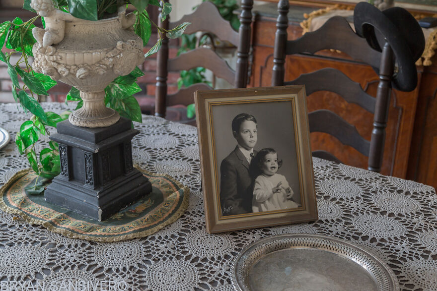 Encontré una mansión de 2,5$ millones abandonada en la que hubo un incendio y se dejó todo atrás (22 fotos) Encontré una mansión de 2,5$ millones abandonada en la que hubo un incendio y se dejó todo atrás (22 fotos)