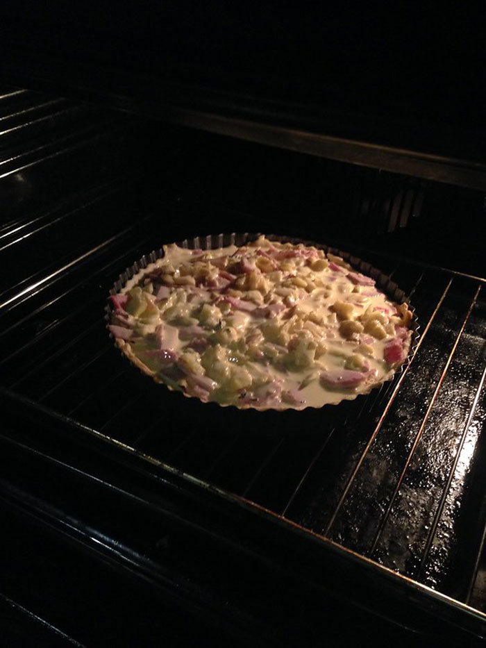 32 People Are Sharing Their Funniest Or Most Bizarre Customer Encounters In This Viral Thread