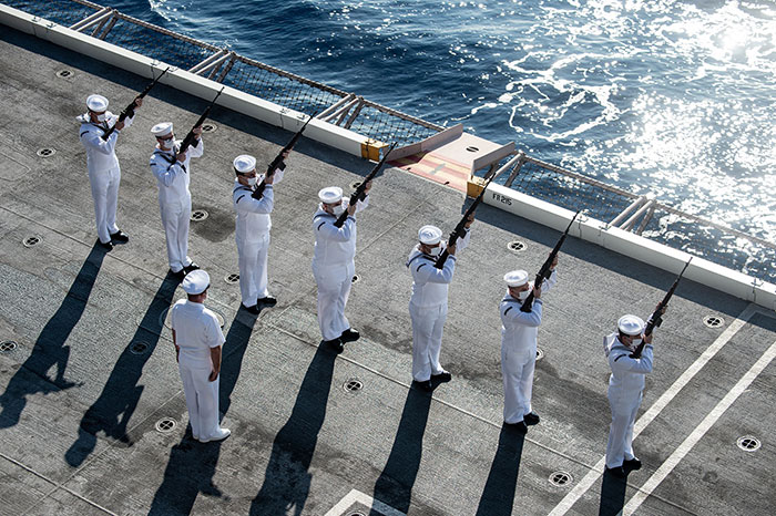 Person Online Asks Deep Sea Divers To Share The Most Horrifying Experiences Underwater, 26 Folks Deliver