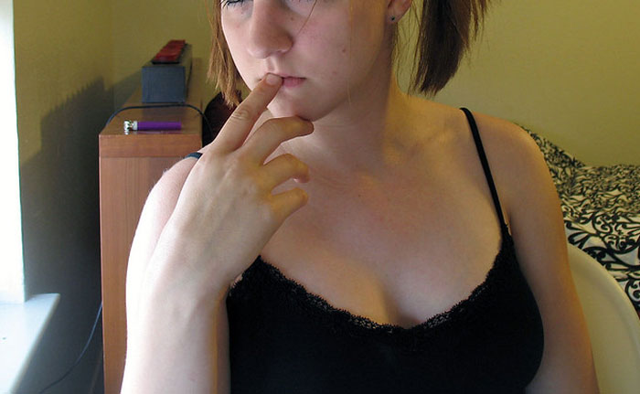 30 Social Cues Indicating That Someone Might Be Flirting With You, As Pointed Out By Folks In This Online Group