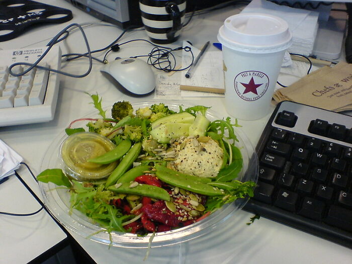 Man Steals Coworker&rsquo;s Food And She Yanks It From Under His Nose, Embarrassing Him In Front Of His Colleagues