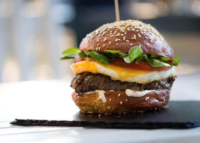 16 Jefes avaros que esperaban que sus empleados pagaran en las reuniones de empresa